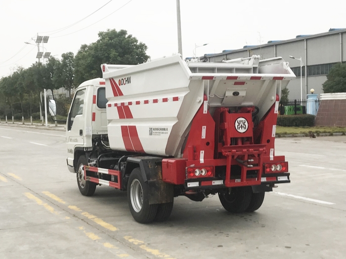 福田小卡之星后掛桶式垃圾車(chē)