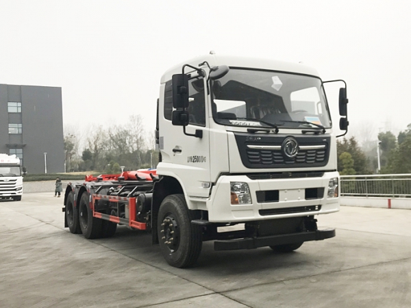 東風(fēng)后八輪25噸車(chē)廂可卸式垃圾車(chē)