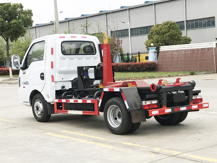 東風(fēng)途逸勾臂式垃圾車(chē)